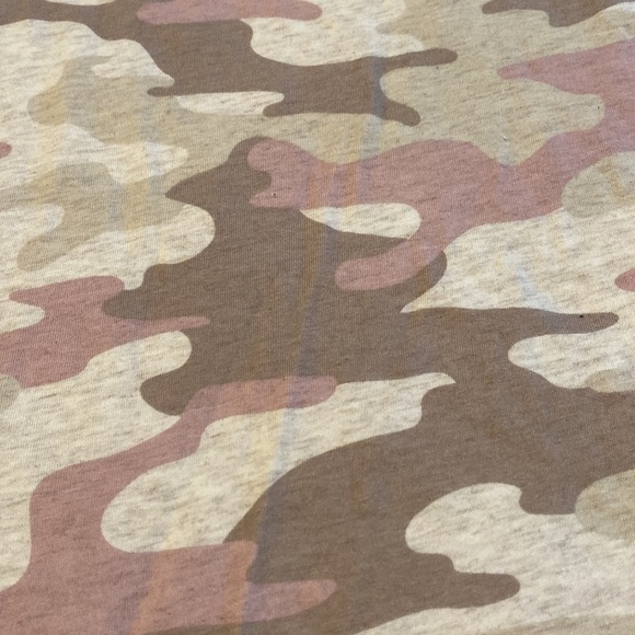 NWT Z Supply Modern Camo Short Sleeved Shirt Size XS - Picture 2 of 6